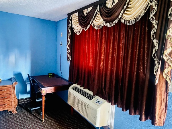 A Fisher's Inn Motel image 5