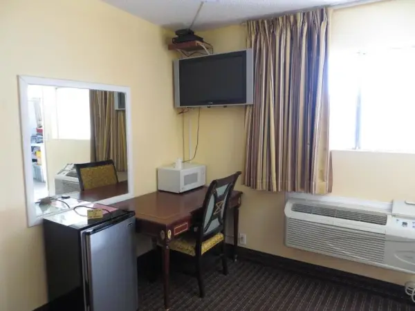 A Fisher's Inn Motel 9